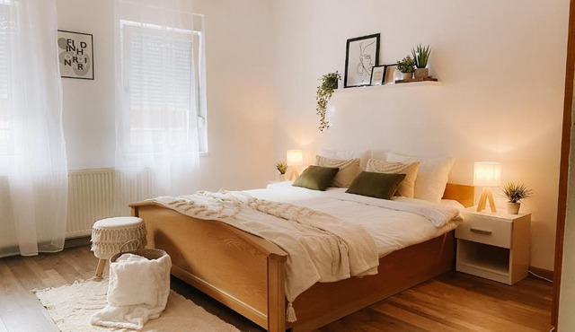 Cozy 2-Bedroom Boho-Themed Home in Caransebeş