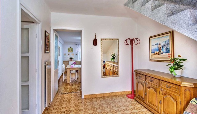 Cozy 2-Bedroom Holiday Retreat Sleeps 5