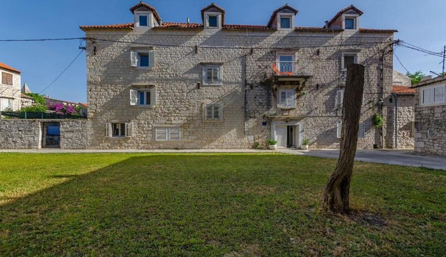 Cozy accommodation Trogir
