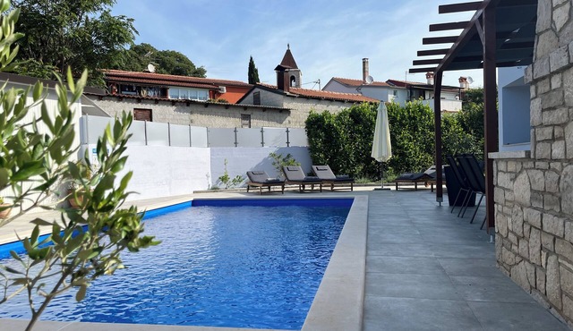 Cozy and comfortable holiday house in Brtonigla for up to 8 people with pool