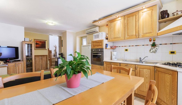 Cozy apartment in Fazana with WiFi in Fazana