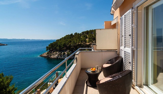 Cozy apartment in Milna with house sea view