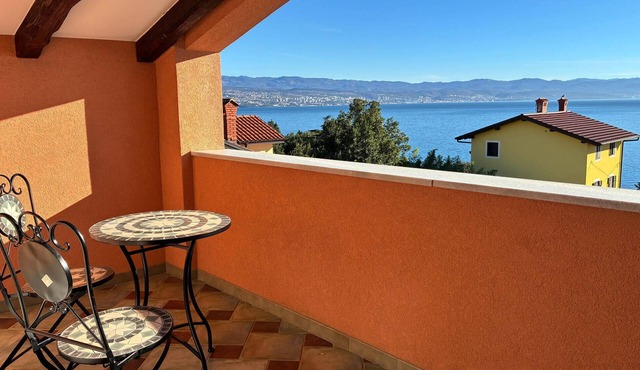 Cozy apartment in Opric with house sea view