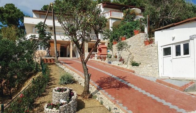 Cozy apartment in Vlasici with WiFi