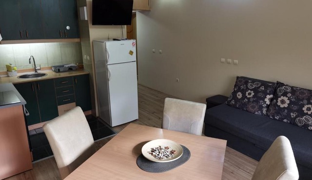 Cozy apartment sa parkingom pogodan za dnevni odmor in Jagodina