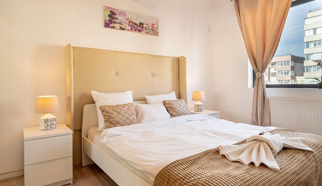 Cozy apartment, spacious with a big terrace in București