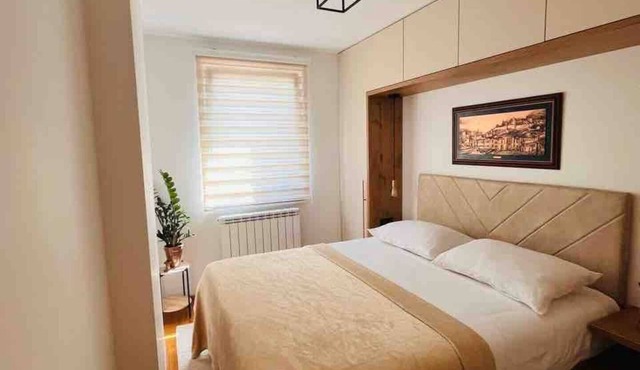 Cozy colorful apartment in Sarajevo, close to Airport in Republika Srpska
