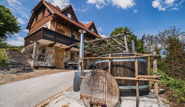 Cozy Countryside Retreat Villa with Hot-Tub - Two Bedroom Villa with Hot Tub in Koprivnica