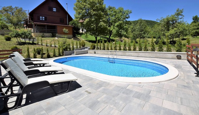 Cozy Holiday Home in Kvarner with Outdoor Jacuzzi