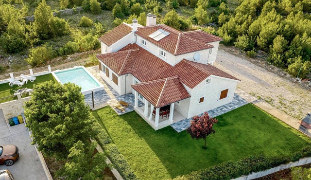 Cozy home in Dubrava Kod Sibenika