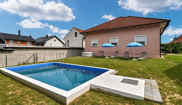 Cozy home in Senkovec with sauna