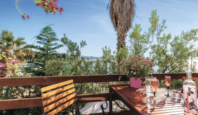 Cozy home in Sibenik with kitchen