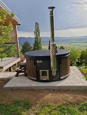 DAMA Lux, house with a magnificent view in Šempas