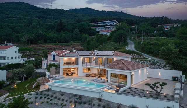 Deluxe Villa Dana with beautiful view in Bregi