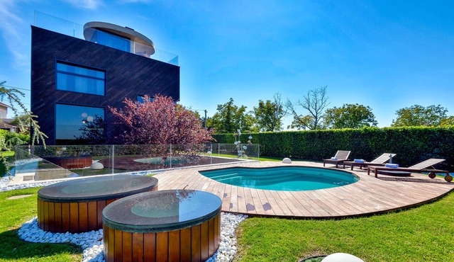 Designer house with appealing architecture for stylish vacations.
