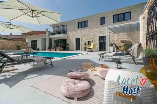 Designer Villa Simone - Modern & Heritage Style with 30 m2 pool in Kringa