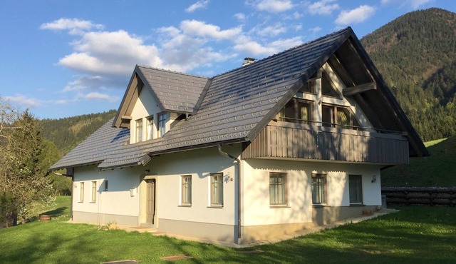 Detached family friendly Chalet with wonderful mountain views! in Bohinjska Bistrica