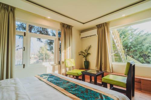 Dojee's The Floral Home in Srinagar