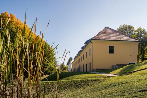 Dvorec Trebnik - SOBE in Slovenske Konjice