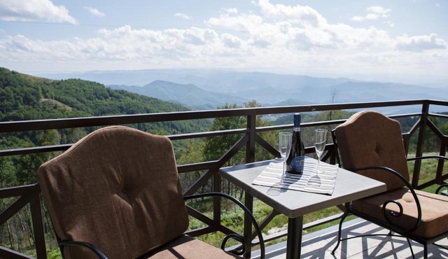 Dvori Sky View E13 Kopaonik - free private parking in Kopaonik
