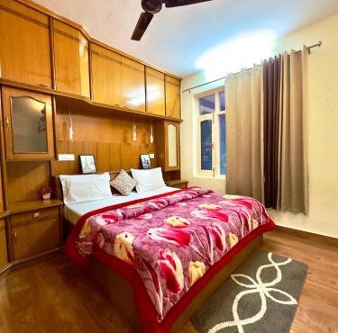 Eakanntam Homestay Kasauli 2Bhk With Kitchen Garden Best For Families and Couples With Sunset View in Kasauli
