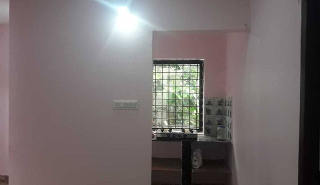 Easy approachable comfortable, home feeling.Well equipped kitchen self cooking. in Bhopal
