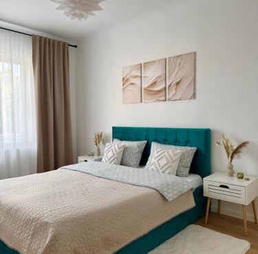 Emerald - Modern Central Apartment in Tîrnăveni
