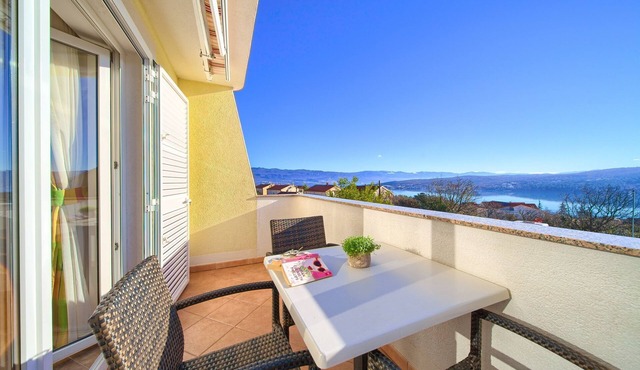 Enjoy the sea view | Modern apartment in the idyllic Cizici contact with the owner