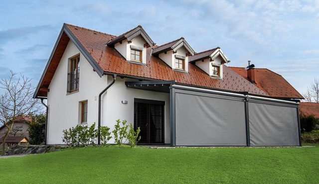 Entire 3-bedroom house in nature with lake view in Slovenska Bistrica