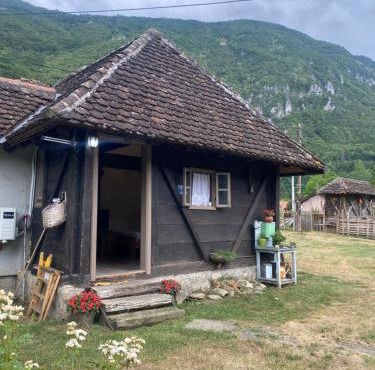 Etno vajati Perućac in Perućac