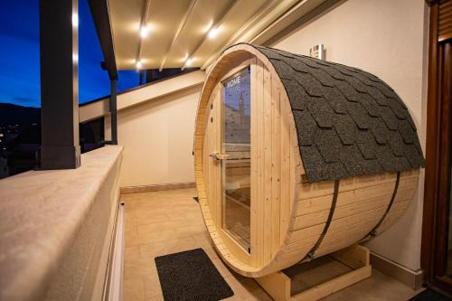 Exclusive Penthouse Old town with sauna and jacuzzi in Mostar