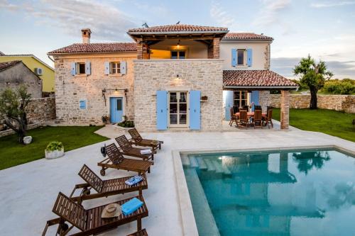 Exclusive Villa Tomani with Private Pool in Krmed