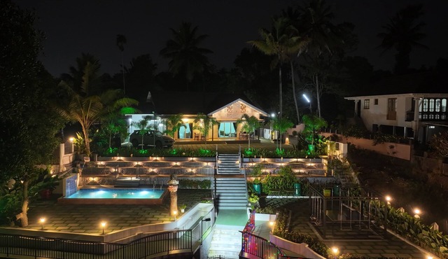 Experience Bliss at periyarVibes Aluva:Private 4Bedroom villa with Pool,WiFi&AC! in Aluva