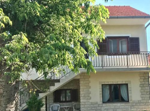 Family friendly holiday home "Ana" with pool