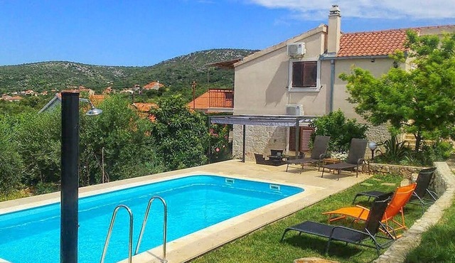 Family friendly house with a swimming pool Vinišće, Trogir (K-7510)