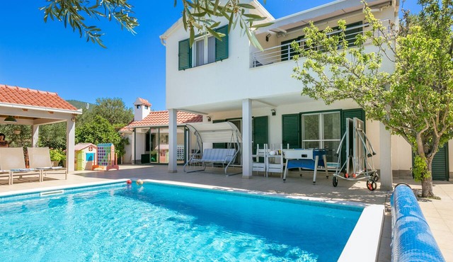 Family friendly house with a swimming pool Plano, Trogir (K-25953)