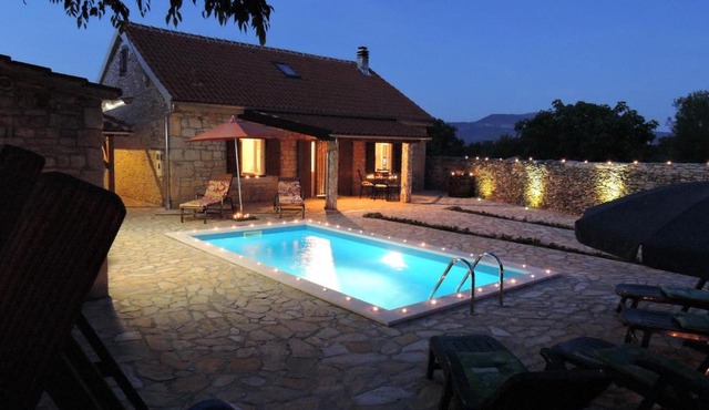 Family friendly house with a swimming pool Gluici, Krka - 11337