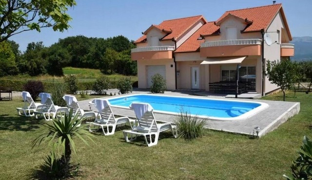 Family friendly house with a swimming pool Sinj, Zagora (K-24347)
