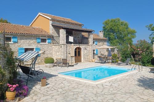 Family friendly house with a swimming pool Barban, Central Istria - Sredisnja Istra - 24471