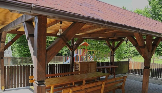 Family-Friendly Retreat with Hot Tub and Draft Beer - 5 Mins from Bear's Lake! in Sovata