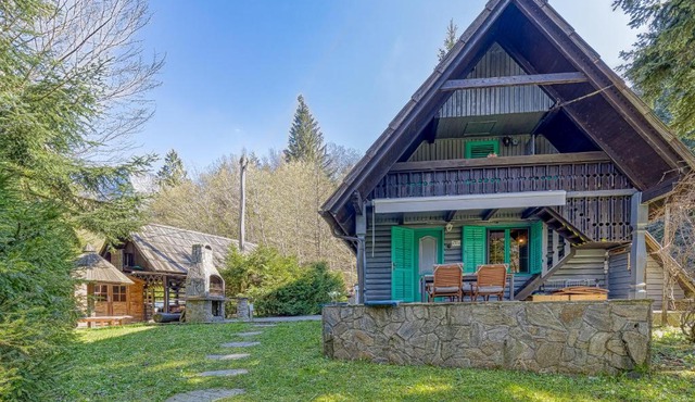 Fani's Riverside Home with Sauna & Beach - Happy Rentals in Kostel