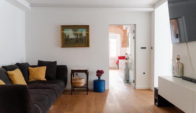 Fantabulous Old Town Condo