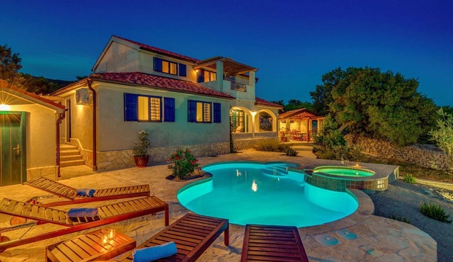 Ferienvilla mit Blick auf das Wasser by Interhome
