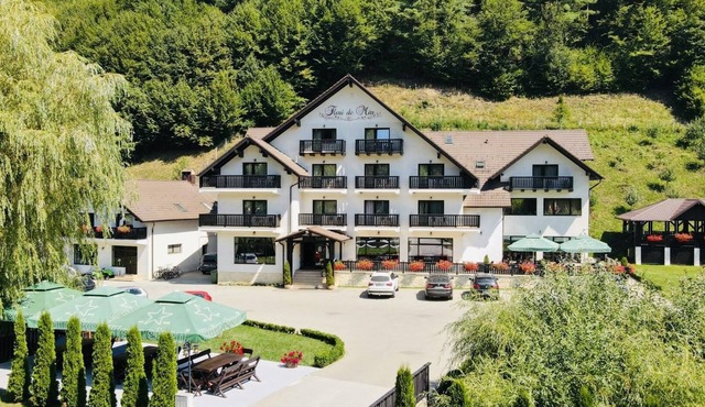 Flor de Măr Transylvanian Hotel & spa, close to Dracula Castle, Brasov,mountains in Poiana Mărului