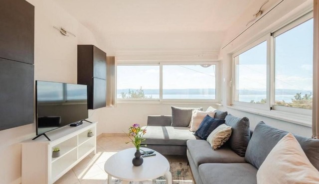 Four-bedroom apartment with a swimming pool Marušići, Omiš (A-21377-a)