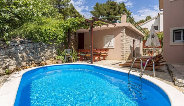 Four-bedroom apartment with a swimming pool Medići, Omiš (A-7461-a)