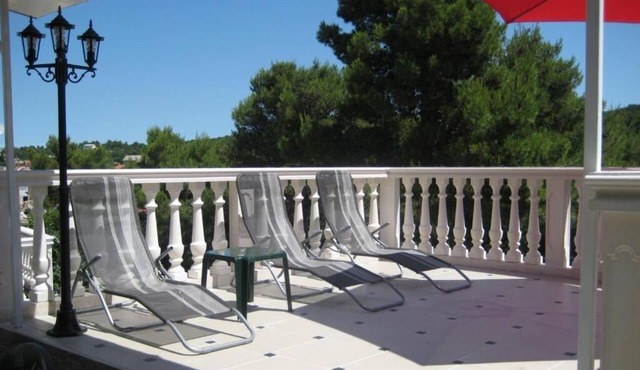 Four-bedroom apartment with terrace and sea view Zaton (Krka) (A-24448-b)