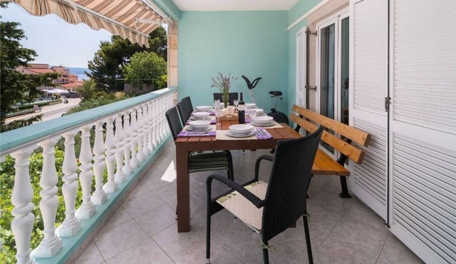 Four-bedroom apartment with terrace and sea view Stanići, Omiš (A-2819-d)