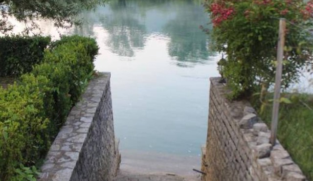 Four bedroom house with river view in Bihac