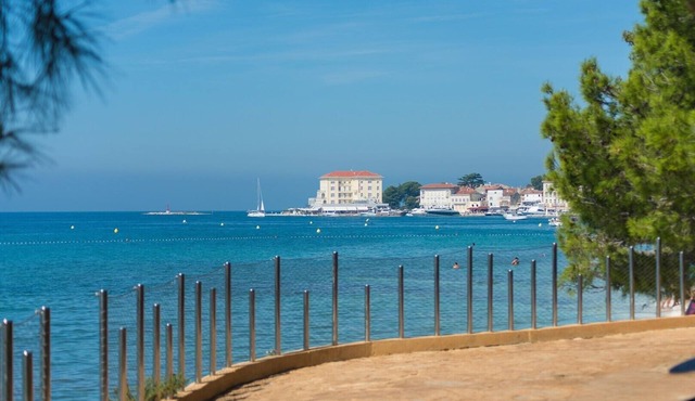 GeNoa Rooms /Genoa S8 with Balcony in Porec